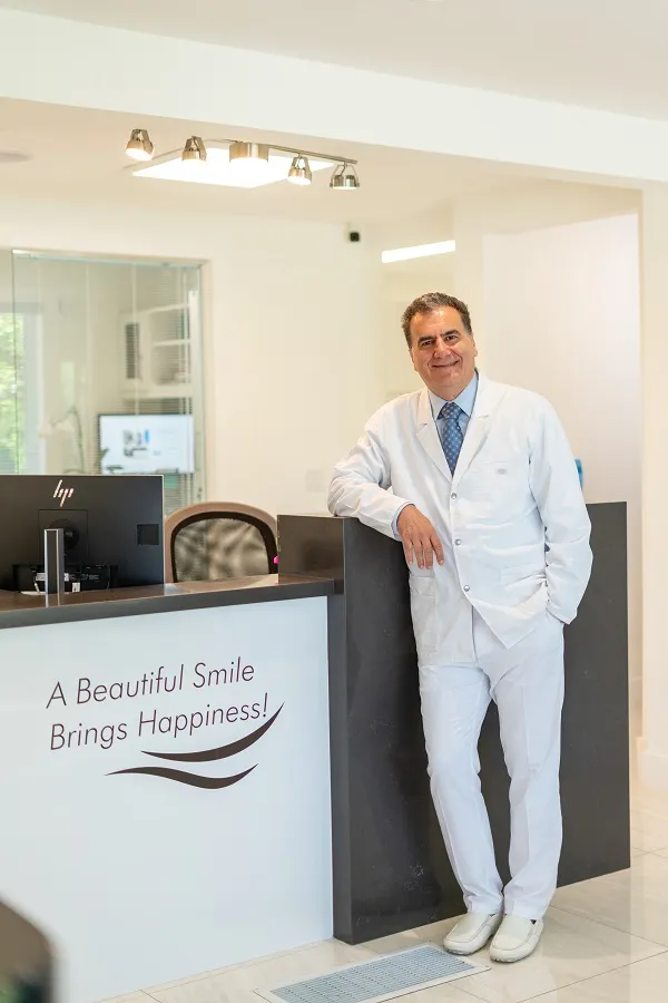 Experienced emergency dentists treating dental abscesses in North York